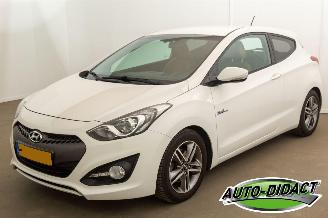 krockskadad bil auto Hyundai I-30 1.6 GDI Clima Navi Camera i-Magine 2014/3