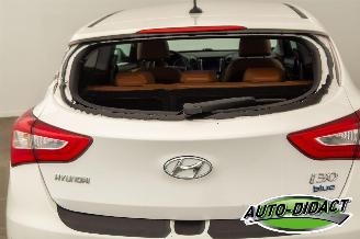 Hyundai I-30 1.6 GDI Clima Navi Camera i-Magine picture 32