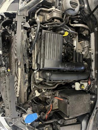 Volkswagen Golf 1.2 TSI Clima Connected Series picture 48