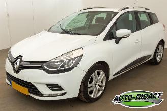 skadebil auto Renault Clio 0.9 TCe Airco Navi Zen 2018/1