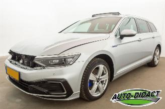 skadebil auto Volkswagen Passat GTE 1.4 TSI Automaat Pano Navi Camera Clima PHEV Business 2023/6