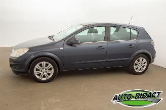 Opel Astra 1.6 Cosmo Navi Stoelverwarming Leder picture 44