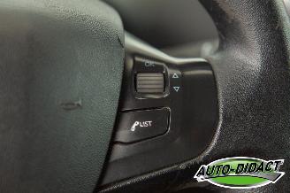 Peugeot 208 1.2 VTi Clima Navi Envy picture 26