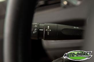 Peugeot 208 1.2 VTi Clima Navi Envy picture 18