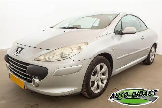 Vaurioauto  passenger cars Peugeot 307 2.0-16V Clima Leder 2008/2