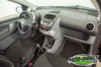 Peugeot 107 1.0-12V Airco Millesim picture 14