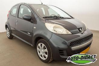 Peugeot 107 1.0-12V Airco Millesim picture 2