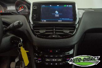 Peugeot 2008 1.2 Clima Navi 79.211 km Access picture 11