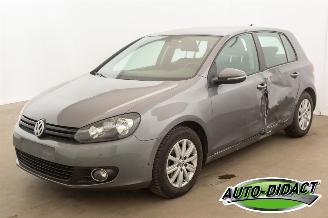 krockskadad bil auto Volkswagen Golf 1.2 TSI 77kw Navi Clima Trendline 2012/9