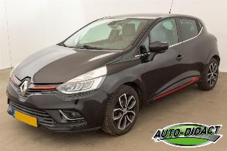 skadebil auto Renault Clio 0.9 TCe Clima Navi Intens 2017/3