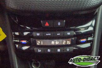 Peugeot 2008 1.2 Access Clima Navi picture 9