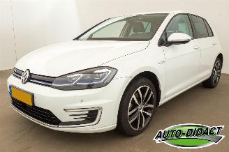 damaged passenger cars Volkswagen e-Golf 36 kWh Automaat Leder Clima 2019/4
