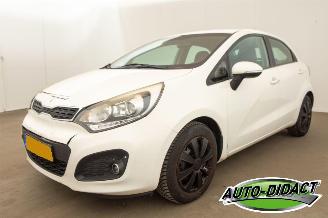 Vaurioauto  passenger cars Kia Rio 1.2 CVVT Clima Motorschade Super Pack 2011/9