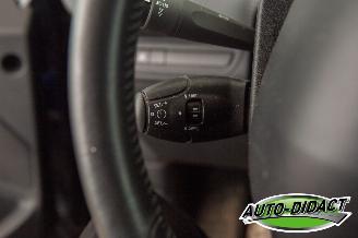 Peugeot 2008 1.2 Access Clima Navi picture 18