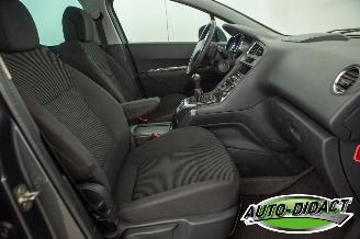 Peugeot 5008 1.6 VTi Clima Navi 7p. Blue Lease picture 19