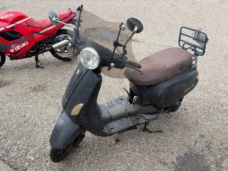 krockskadad bil bromfiets Znen  VPA 2 2012/10