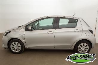 Toyota Yaris 1.5 Full Hybrid Automaat Navi Camera picture 42