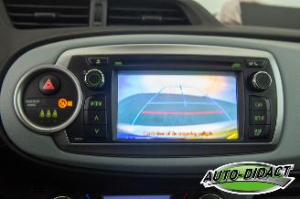 Toyota Yaris 1.5 Full Hybrid Automaat Navi Camera picture 8