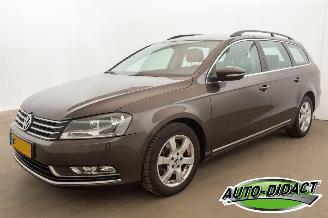 krockskadad bil auto Volkswagen Passat 1.6 TDI Navi Clima Highline BlueMotion 2012/7