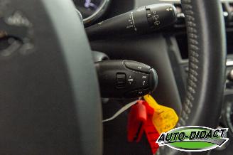 Peugeot 3008 1.6 THP Automaat Clima Pano MOTORSCHADE GT picture 17