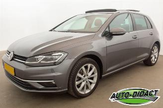 Vaurioauto  passenger cars Volkswagen Golf 1.4 TSI Navi Pano Digi Dash Clima Highline 2017/5