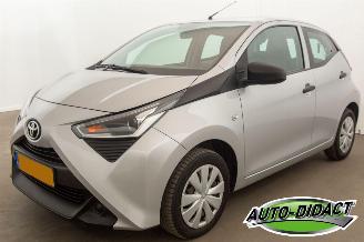 Schadeauto Toyota Aygo 1.0 VVT-i x-fun Airco 2021/10
