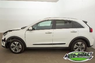 Kia e-Niro 64 kWh 87.608 km NAP Navi Clima Camera Leder ExecutiveLine picture 41