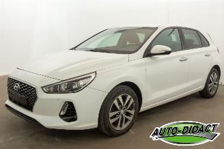 krockskadad bil auto Hyundai I-30 1.0 Navi Camera Clima 2017/5