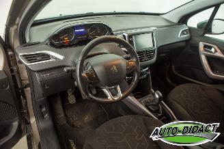 Peugeot 2008 1.2 60kW Navi Clima Access picture 24