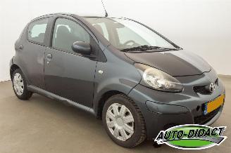 Toyota Aygo 1.0-12V Automaat Airco Comfort picture 2