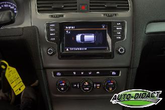 Volkswagen Golf 1.6 TDI Clima Navi Trendline picture 11
