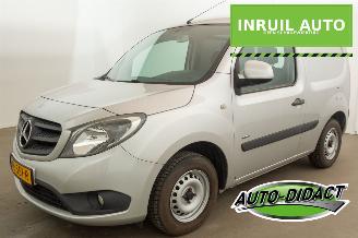 krockskadad bil bedrijf Mercedes Citan 108 CDI Kort Airco BlueEFFICIENCY 2015/10