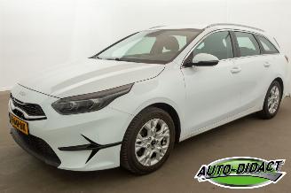 skadebil auto Kia Ceed 1.0 T-GDi Navi Camera Clima DynamicLine Motorschade 2023/5