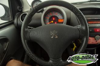 Peugeot 107 1.0-12V XS Automaat picture 12