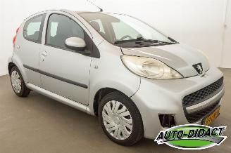 Peugeot 107 1.0-12V XS Automaat picture 2