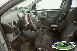 Peugeot 107 1.0-12V XS Automaat picture 19