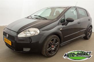 skadebil auto Fiat Grande Punto 1.3 M-Jet Actual 110.372 km NAP Airco 2011/3