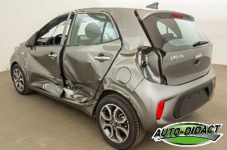 Kia Picanto 1.0 49kW Automaat 12.435 km Navi Camera Airco picture 3