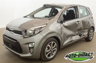 damaged passenger cars Kia Picanto 1.0 49kW Automaat 12.435 km Navi Camera Airco 2024/3