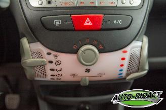 Peugeot 107 1.0-12V Airco Sublime picture 8