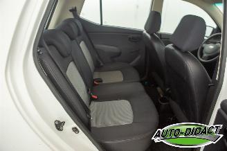Hyundai I-10 1.1 49kW Automaat Comfort picture 18