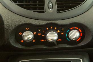 Renault Twingo 1.2-16V Airco Collection picture 7