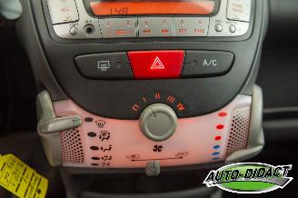Peugeot 107 1.0-12V Airco Sublime picture 8
