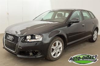 Unfallwagen Audi A3 1.6 TDI 66kW Clima 2012/8