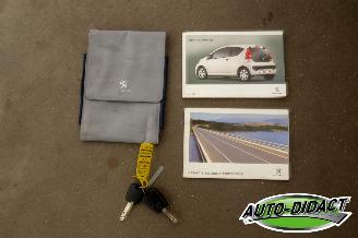 Peugeot 107 1.0-12V XS Airco picture 20