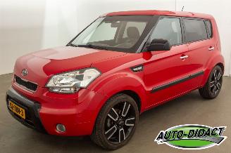Vaurioauto  passenger cars Kia Soul 1.6 Beat Clima Elek Dak 122.902 km NAP 2012/8