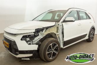 Coche accidentado Kia Niro 1.6 GDi Hybrid Automaat Digi Dash Camera DynamicLine 2024/4