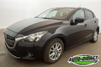 Unfallwagen Mazda 2 1.5 Skyactive Navi Airco 2016/4