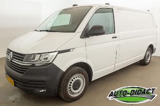 damaged commercial vehicles Volkswagen Transporter 2.0 TDI L2H1 Navi Airco 2023/1