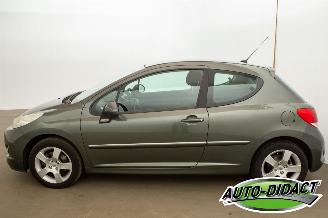 Peugeot 207 1.6 VTi Clima Navi Première picture 23